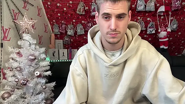 Snapshot of Cookieboy88 chatting on 4, 12, 2025 Cookieboy88 online show from 4, 12, 2025