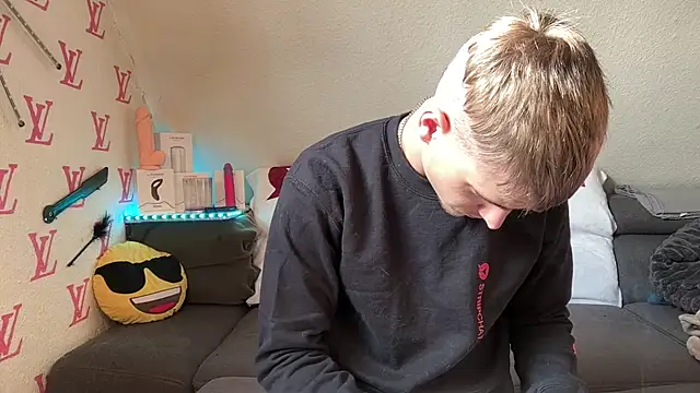 Snapshot of Cookieboy88 chatting on 3, 2, 2026 Cookieboy88 online show from 3, 2, 2026