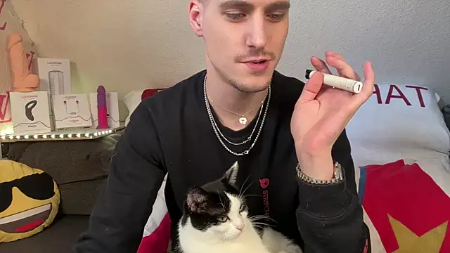 Snapshot of Cookieboy88 chatting on 4, 2, 2026 Cookieboy88 online show from 4, 2, 2026