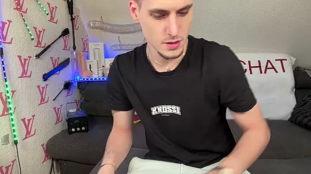 Snapshot of Cookieboy88 chatting on 27, 2, 2026 Cookieboy88 online show from 27, 2, 2026