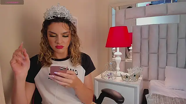 mariiahneedles online show from 18, 2, 2025