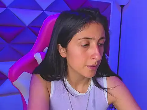 Snapshot of Cameron_cutte chatting on 5, 11, 2025 Cameron cutte online show from 5, 11, 2025