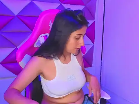 Snapshot of Cameron_cutte chatting on 14, 11, 2025 Cameron cutte online show from 14, 11, 2025