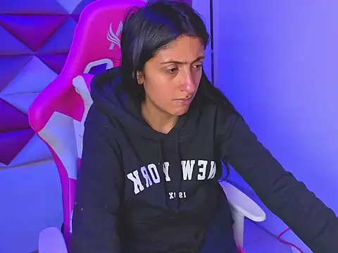 Snapshot of Cameron_cutte chatting on 25, 11, 2025 Cameron cutte online show from 25, 11, 2025