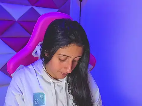 Snapshot of Cameron_cutte chatting on 16, 12, 2025 Cameron cutte online show from 16, 12, 2025