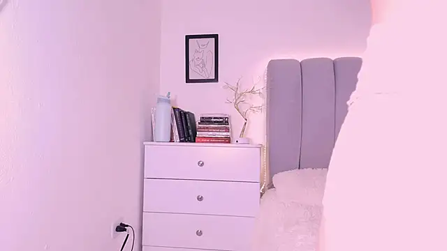 DannaHyde online show from 26, 3, 2026