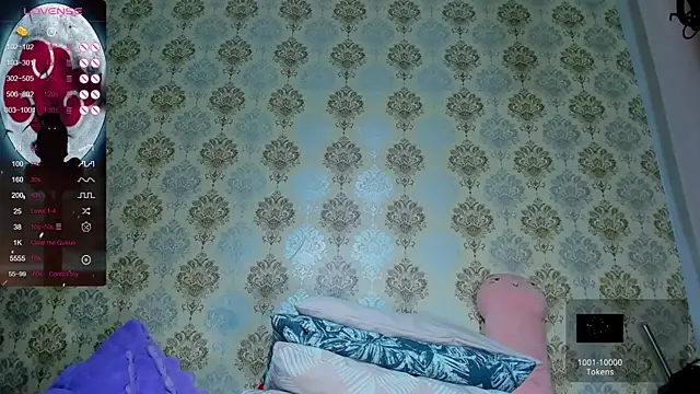 Snapshot of anya_weisz chatting on 8, 2, 2025 anya weisz online show from 8, 2, 2025