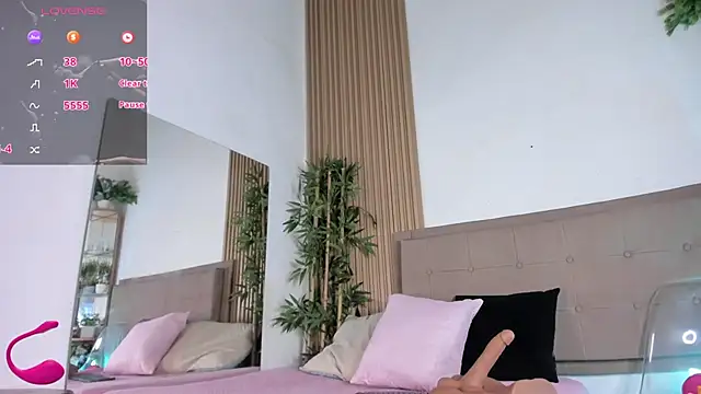 Natasha  Sccott online show from 5, 3, 2025