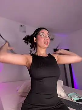 Snapshot of Hips_hannah chatting on 16, 12, 2024 Hips hannah online show from 16, 12, 2024