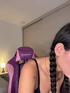 Snapshot of Hips_hannah chatting on 19, 10, 2025 Hips hannah online show from 19, 10, 2025