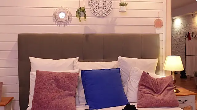 Snapshot of LinaReese chatting on 18, 1, 2025 LinaReese online show from 18, 1, 2025