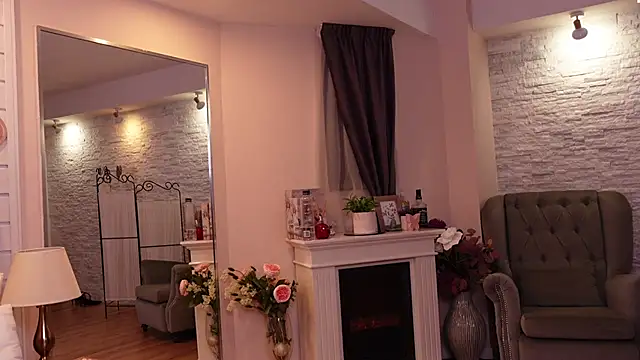 Snapshot of LinaReese chatting on 31, 1, 2025 LinaReese online show from 31, 1, 2025