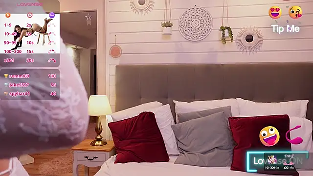 Snapshot of LinaReese chatting on 18, 3, 2025 LinaReese online show from 18, 3, 2025