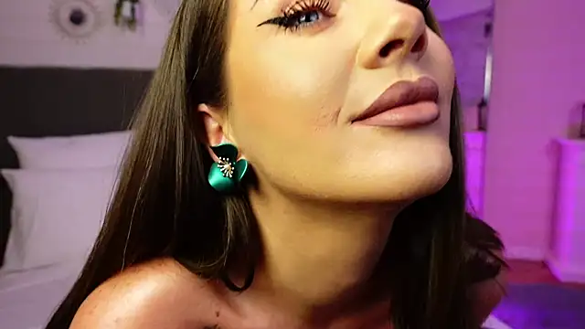 Snapshot of LinaReese chatting on 11, 2, 2026 LinaReese online show from 11, 2, 2026