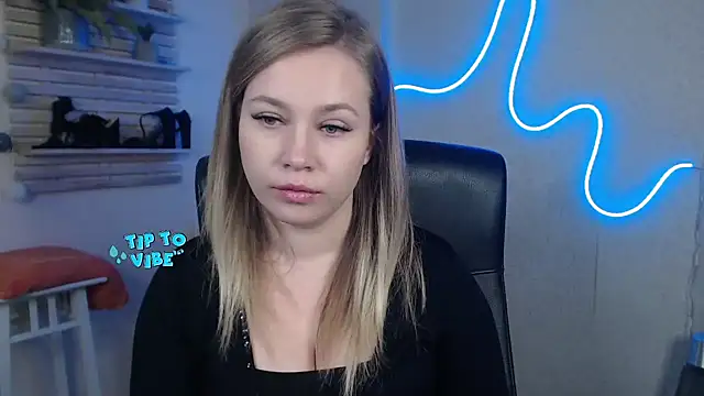 Snapshot of holly_xglam chatting on 23, 12, 2024 holly xglam online show from 23, 12, 2024