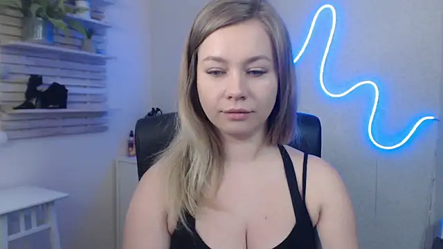 Snapshot of holly_xglam chatting on 21, 1, 2025 holly xglam online show from 21, 1, 2025