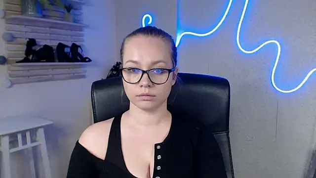Snapshot of holly_xglam chatting on 20, 2, 2025 holly xglam online show from 20, 2, 2025