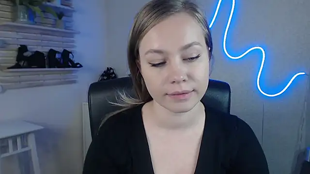 Snapshot of holly_xglam chatting on 26, 2, 2025 holly xglam online show from 26, 2, 2025