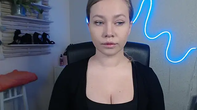 Snapshot of holly_xglam chatting on 27, 2, 2025 holly xglam online show from 27, 2, 2025