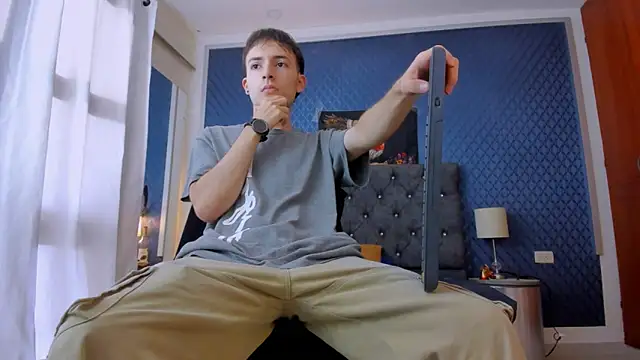 Snapshot of bower_and_colucci chatting on 23, 12, 2024 bower and colucci online show from 23, 12, 2024