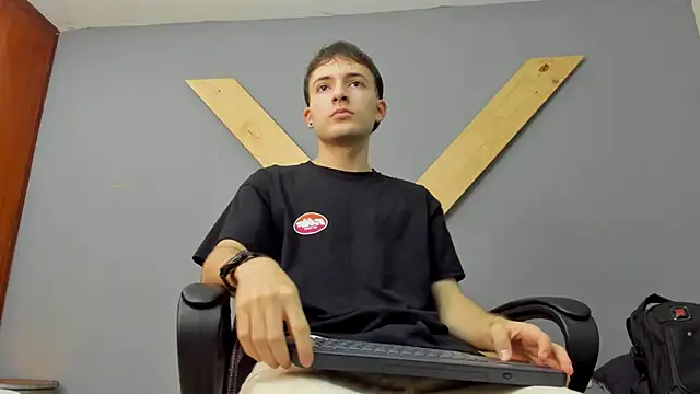 Snapshot of bower_and_colucci chatting on 29, 12, 2024 bower and colucci online show from 29, 12, 2024