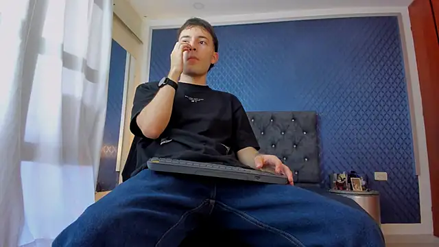 Snapshot of bower_and_colucci chatting on 10, 1, 2025 bower and colucci online show from 10, 1, 2025