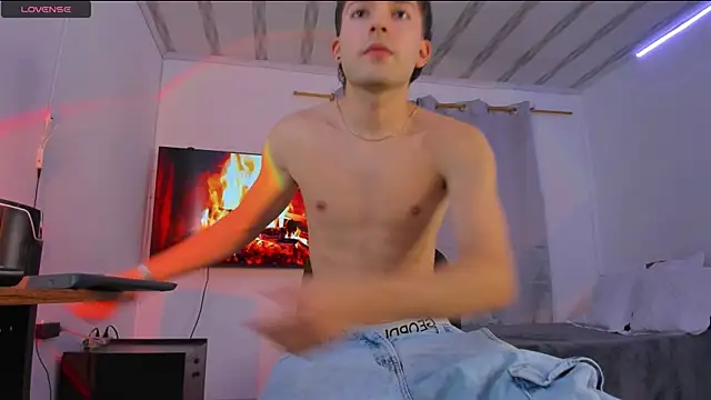 Snapshot of bower_and_colucci chatting on 21, 9, 2025 bower and colucci online show from 21, 9, 2025