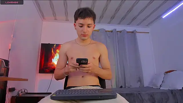 Snapshot of bower_and_colucci chatting on 6, 10, 2025 bower and colucci online show from 6, 10, 2025