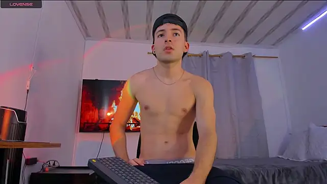 Snapshot of bower_and_colucci chatting on 21, 10, 2025 bower and colucci online show from 21, 10, 2025