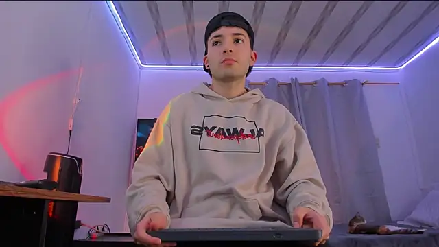 Snapshot of bower_and_colucci chatting on 21, 11, 2025 bower and colucci online show from 21, 11, 2025