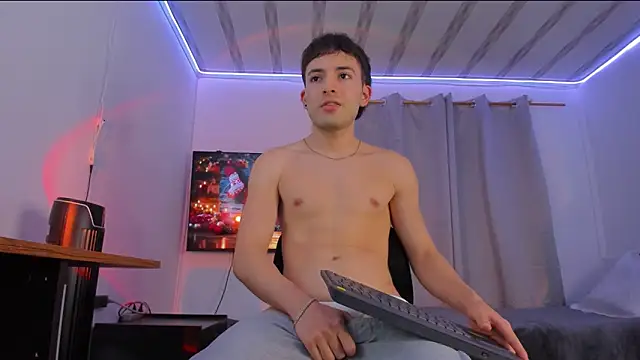 Snapshot of bower_and_colucci chatting on 4, 12, 2025 bower and colucci online show from 4, 12, 2025