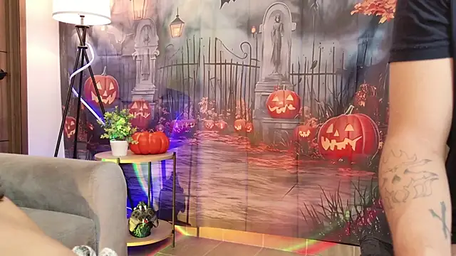 Snapshot of Hot_Couple666 chatting on 27, 10, 2025 Hot Couple666 online show from 27, 10, 2025