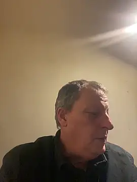 Snapshot of chubbybear2cum chatting on 7, 11, 2025 chubbybear2cum online show from 7, 11, 2025