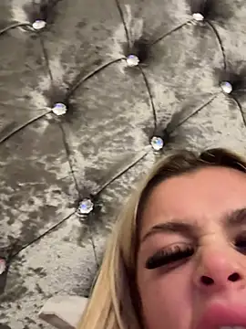 IrishTeenBarbie69 online show from 28, 2, 2025