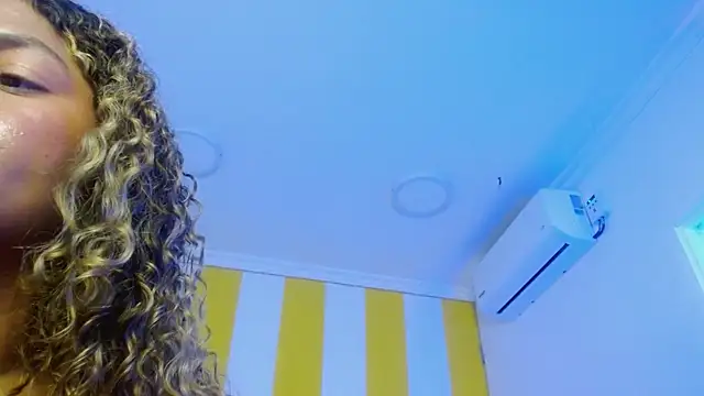 Snapshot of Cristal_War chatting on 20, 2, 2025 Cristal War online show from 20, 2, 2025