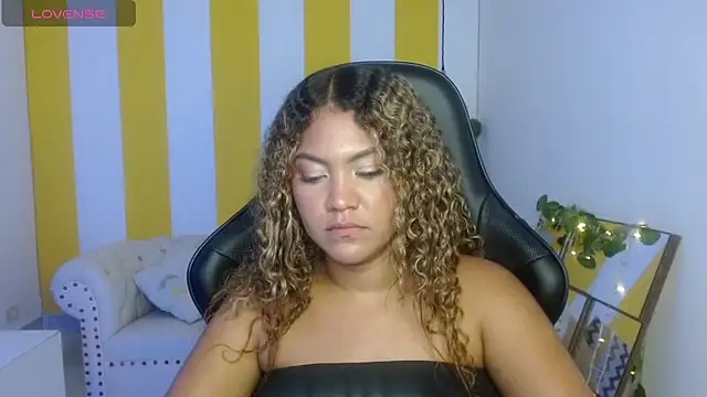 Snapshot of Cristal_War chatting on 25, 2, 2025 Cristal War online show from 25, 2, 2025