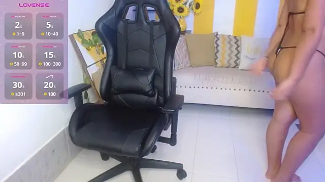 Snapshot of Cristal_War chatting on 4, 3, 2025 Cristal War online show from 4, 3, 2025