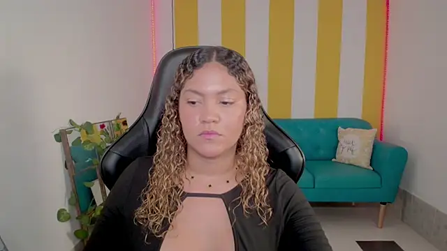 Snapshot of Cristal_War chatting on 29, 9, 2025 Cristal War online show from 29, 9, 2025