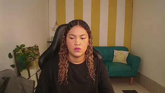 Snapshot of Cristal_War chatting on 16, 10, 2025 Cristal War online show from 16, 10, 2025