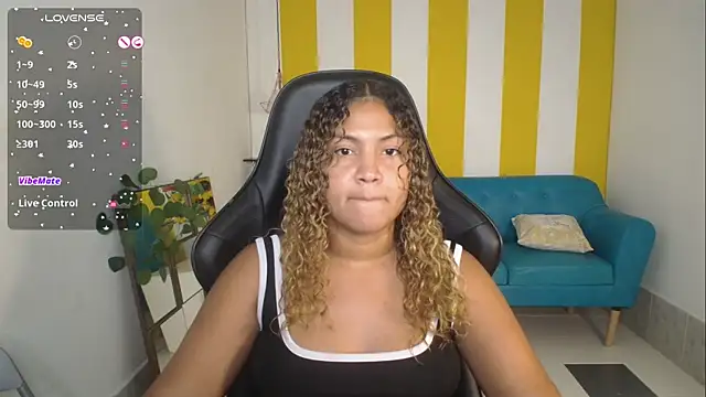 Snapshot of Cristal_War chatting on 21, 10, 2025 Cristal War online show from 21, 10, 2025