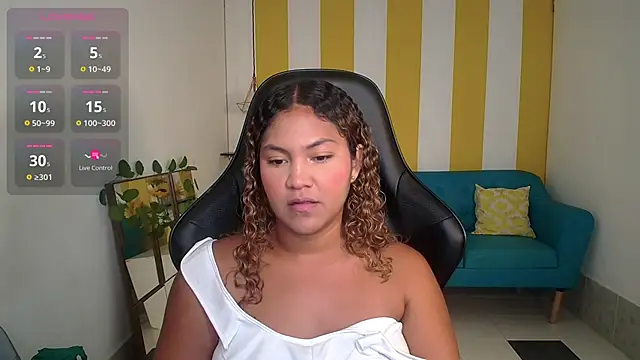 Snapshot of Cristal_War chatting on 27, 10, 2025 Cristal War online show from 27, 10, 2025