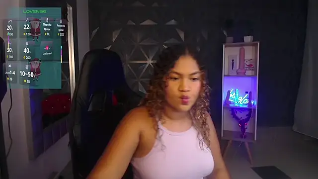 Snapshot of Cristal_War chatting on 17, 12, 2025 Cristal War online show from 17, 12, 2025