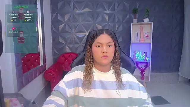 Snapshot of Cristal_War chatting on 18, 12, 2025 Cristal War online show from 18, 12, 2025