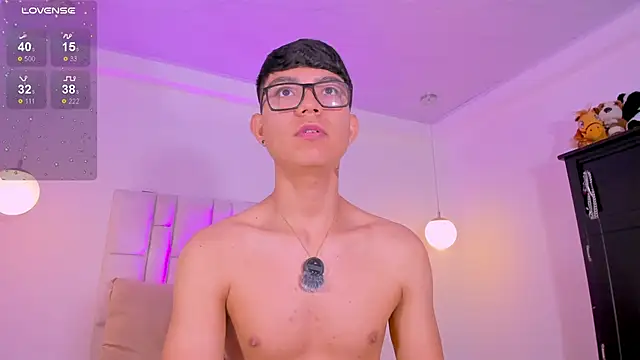 Snapshot of CodyTwink chatting on 9, 4, 2026 CodyTwink online show from 9, 4, 2026