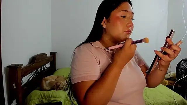 cherrycurvyyy online show from 6, 1, 2026