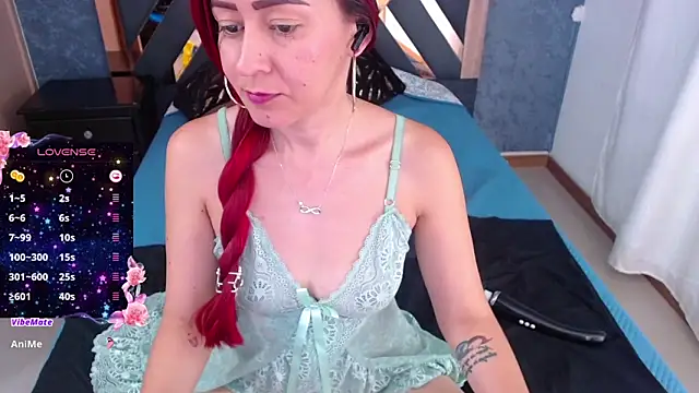 Snapshot of bianca_milfsexy chatting on 14, 12, 2024 bianca milfsexy online show from 14, 12, 2024