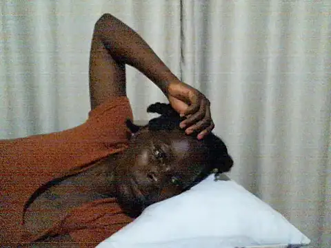 Snapshot of ara_bella chatting on 5, 11, 2025 ara bella online show from 5, 11, 2025