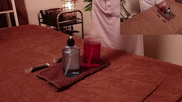 Snapshot of ManaMi-maru chatting on 12, 10, 2025 ManaMi-maru online show from 12, 10, 2025