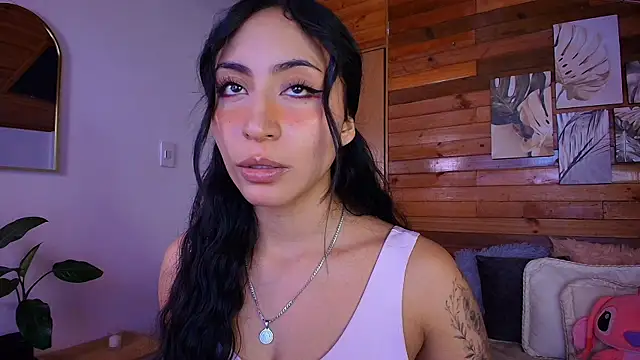 amber curly online show from 17, 4, 2026