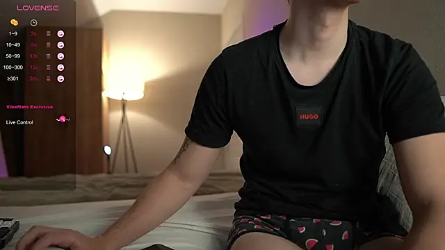 Snapshot of TaisonBrownX chatting on 26, 10, 2025 TaisonBrownX online show from 26, 10, 2025